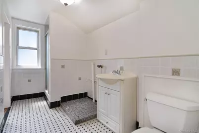 19 Primrose Avenue, Mount Vernon, NY 10552 - Photo 13