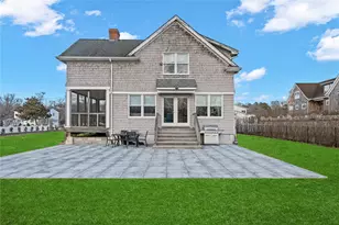 8 Hyler Dr, Hampton Bays, NY 11946 - Photo 7