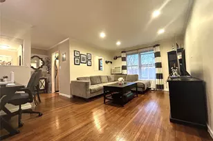 44 Terrace Cir, Great Neck, NY 11021 - Photo 3