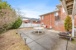 157-44 97th St, Howard Beach, NY 11414 - Photo 27