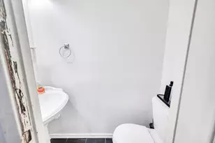 189 Hill Cir, Calverton, NY 11933 - Photo 17