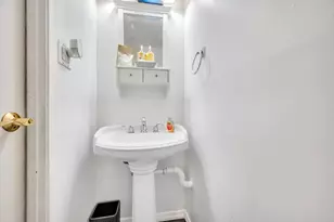 189 Hill Cir, Calverton, NY 11933 - Photo 19