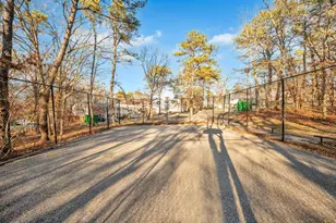 189 Hill Cir, Calverton, NY 11933 - Photo 3