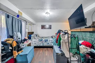 189 Hill Cir, Calverton, NY 11933 - Photo 11