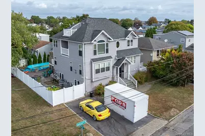 35 Jackson Avenue W, Babylon, NY 11702 - Photo 27