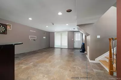 35 Jackson Avenue W, Babylon, NY 11702 - Photo 21