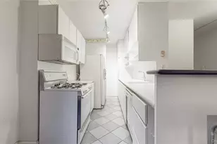 109-14 Ascan Ave, Forest Hills, NY 11375 - Photo 11