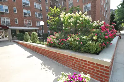 3 Sadore Lane #5C, Yonkers, NY 10710 - Photo 1