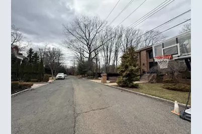 25 Coverly Avenue, New York, NY 10301 - Photo 9