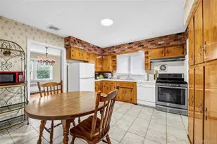61-46 213th St, Bayside, NY 11364 - Photo 7
