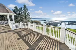 48 Pembroke Dr, Glen Cove, NY 11542 - Photo 27