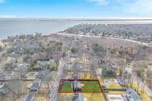 168 W Tiana Rd, Hampton Bays, NY 11946 - Photo 17