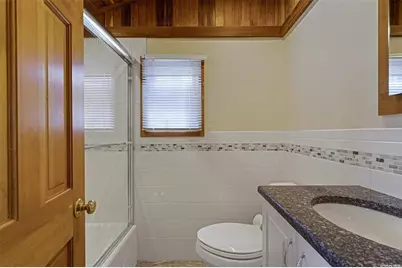 168 W Tiana Road, Hampton Bays, NY 11946 - Photo 11