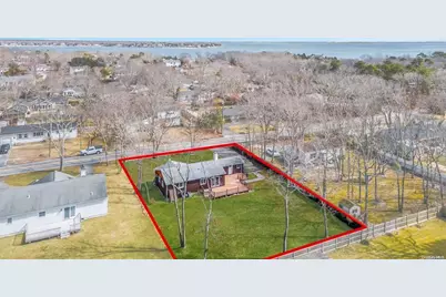 168 W Tiana Road, Hampton Bays, NY 11946 - Photo 15