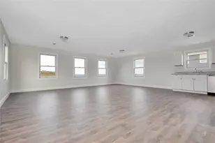 823 Venetian Blvd, Lindenhurst, NY 11757 - Photo 11