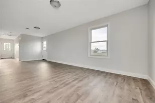 823 Venetian Blvd, Lindenhurst, NY 11757 - Photo 9