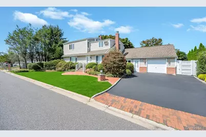 20 Northern Parkway E, Plainview, NY 11803 - Photo 1