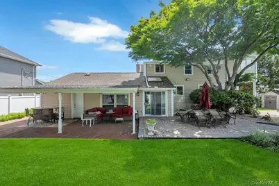 20 Northern Parkway E, Plainview, NY 11803 - Photo 21