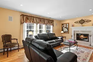 10 Fairway Dr, Port Jefferson, NY 11777 - Photo 9