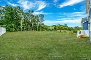 329 Weeks Ave, Manorville, NY 11949 - Photo 21