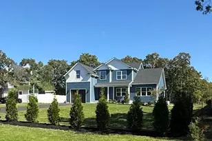 329 Weeks Ave, Manorville, NY 11949 - Photo 3