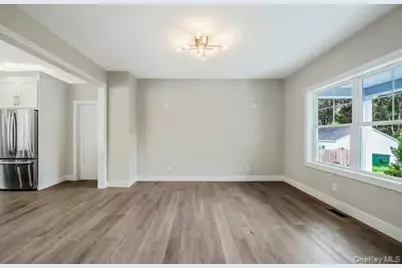 329 Weeks Avenue, Manorville, NY 11949 - Photo 25