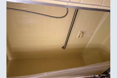 2 Yorkshire Road, New Hyde Park, NY 11040 - Photo 37