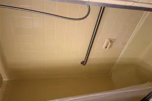 2 Yorkshire Rd, New Hyde Park, NY 11040 - Photo 37