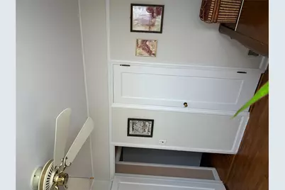 2 Yorkshire Road, New Hyde Park, NY 11040 - Photo 11