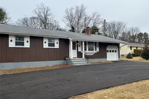 2761 Montauk Hwy, Brookhaven, NY 11719 - Photo 9