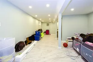 140-22 173, Jamaica, NY 11434 - Photo 11