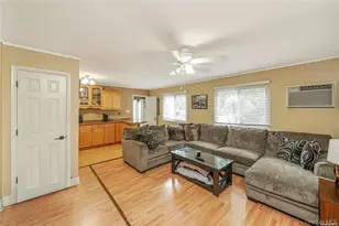 33 Peachtree Ln, Mount Sinai, NY 11766 - Photo 23