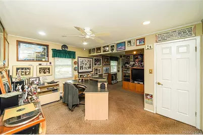 33 Peachtree Lane, Mount Sinai, NY 11766 - Photo 27