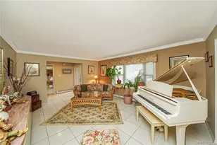 33 Peachtree Ln, Mount Sinai, NY 11766 - Photo 3