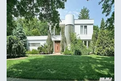 67 Parkway Drive, Roslyn Heights, NY 11577 - Photo 1