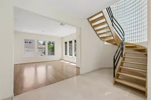 67 Parkway Dr, Roslyn Heights, NY 11577 - Photo 13