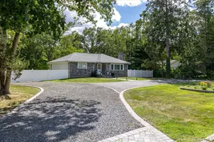 64 Sea Cliff St, Islip Terrace, NY 11752 - Photo 5