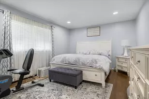 64 Sea Cliff St, Islip Terrace, NY 11752 - Photo 19