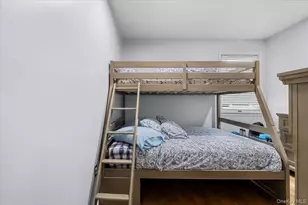 64 Sea Cliff St, Islip Terrace, NY 11752 - Photo 23