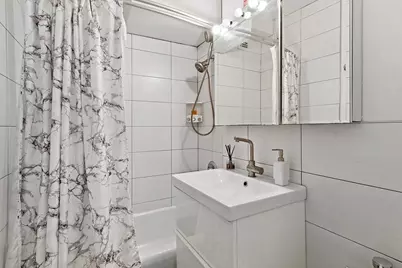 240 46 E #10E, Astoria, NY 10017 - Photo 5