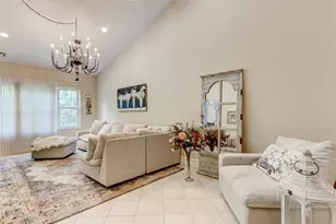 67 Carriage Ln, Plainview, NY 11803 - Photo 5