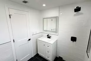 12 Meridian Rd, Levittown, NY 11756 - Photo 9