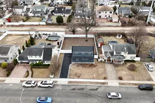 12 Meridian Rd, Levittown, NY 11756 - Photo 15