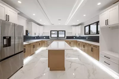 375 Loring Road, Levittown, NY 11756 - Photo 5