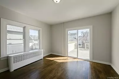 10 Winchester Drive, Lindenhurst, NY 11757 - Photo 7