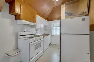 31 Edgewater Park, Bronx, NY 10465 - Photo 7