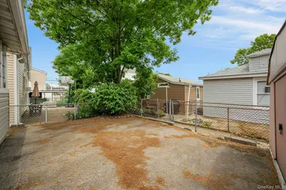 31 Edgewater Park #A, Bronx, NY 10465 - Photo 17