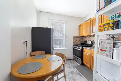 22 Jones Place, Yonkers, NY 10703 - Photo 5