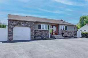 62 Lambert Ave Ave, Farmingdale, NY 11735 - Photo 3