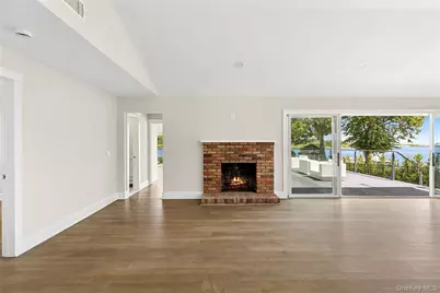 193 Holiday Boulevard, Center Moriches, NY 11934 - Photo 3